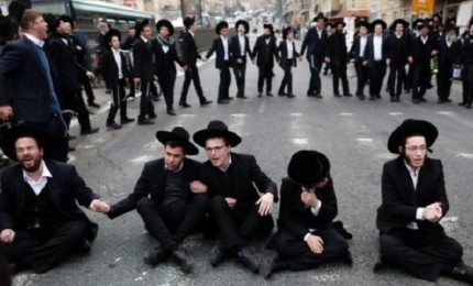 اليهود الحريديم يستعدون لمظاهرة حاشدة في القدس المحتلة رفضا لتجنيدهم