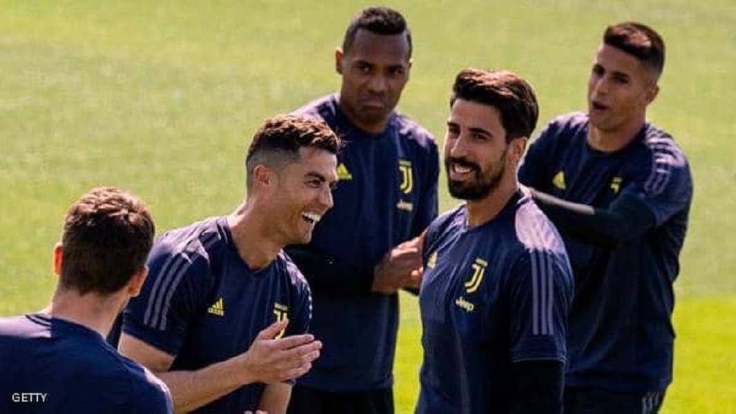 رونالدو خلال تدريبات "اليوفي"